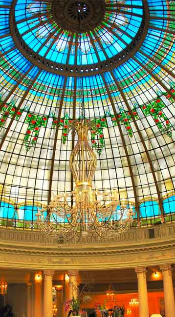 Vidriera modernista Hotel Palace, que ha servido como modelo para la realización del trabajo.