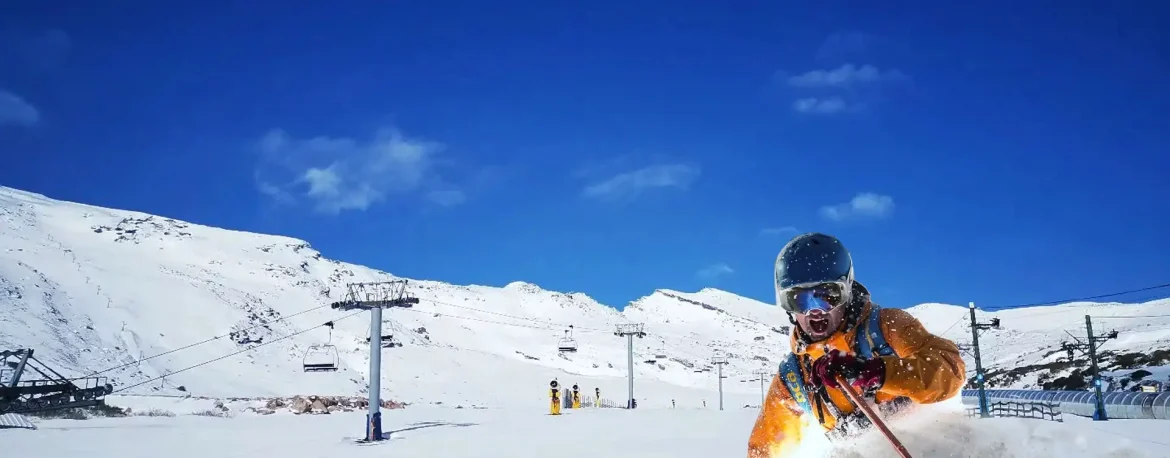 Esquiador en alto campoo