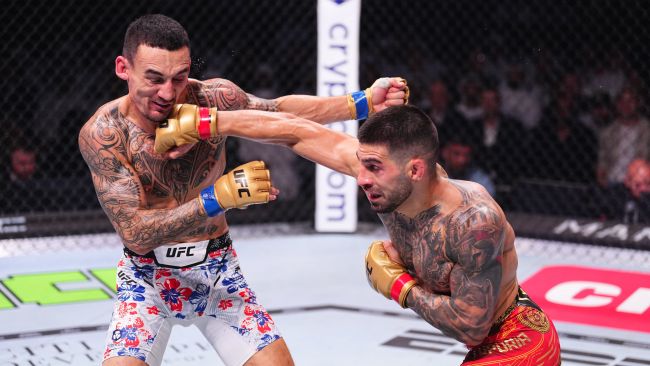 Ilia Topuria en combate UFC